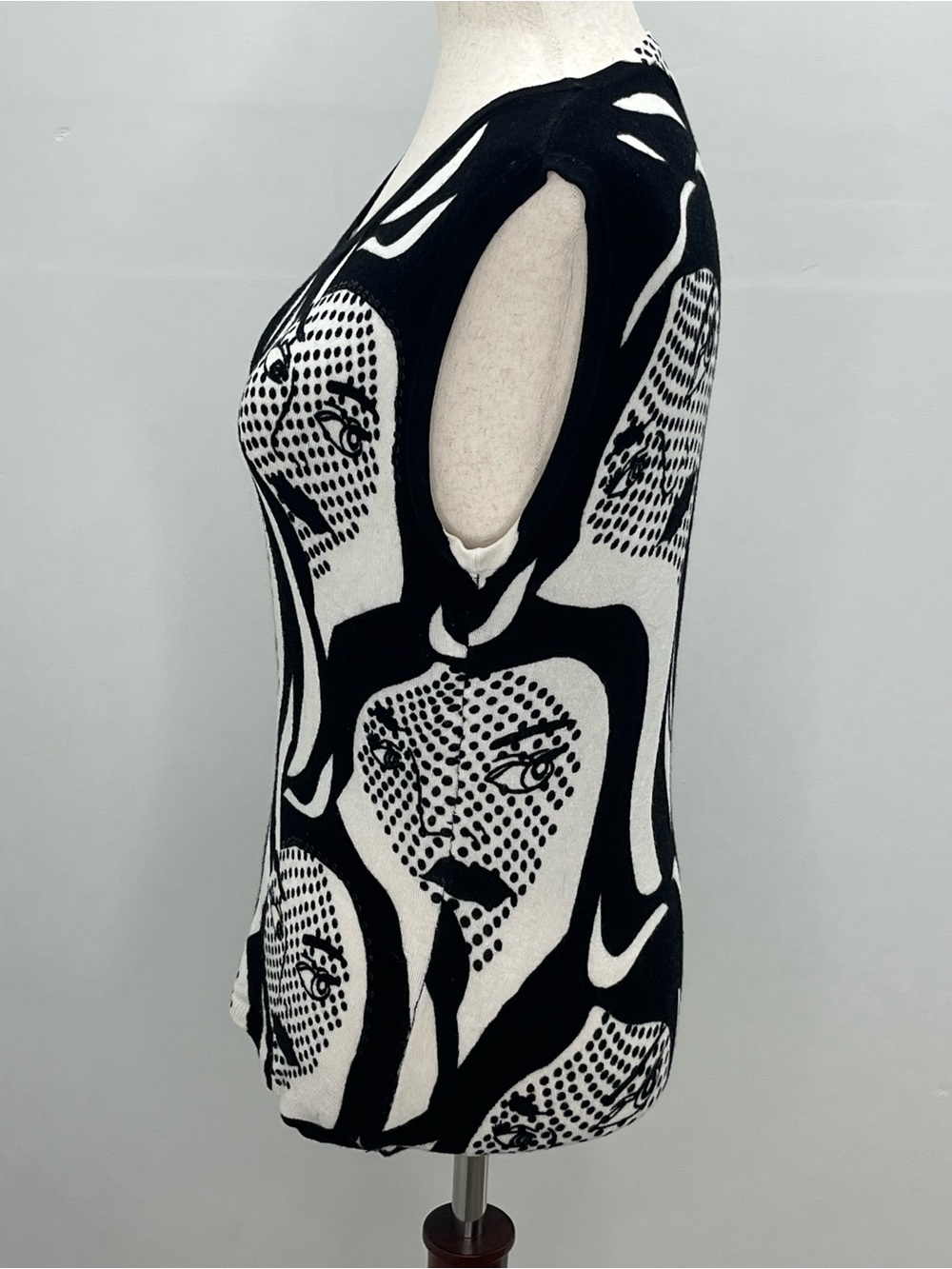 Elizabeth New York Black White Graphic Pop Art Face Print Sleeveless Top Small - Picture 3 of 8